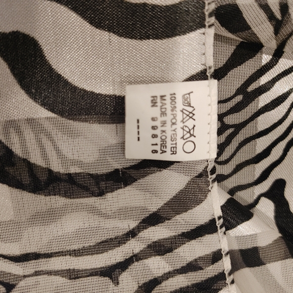 3 SCARFS, BLACK / WHITE BUNDLE - Picture 10 of 10